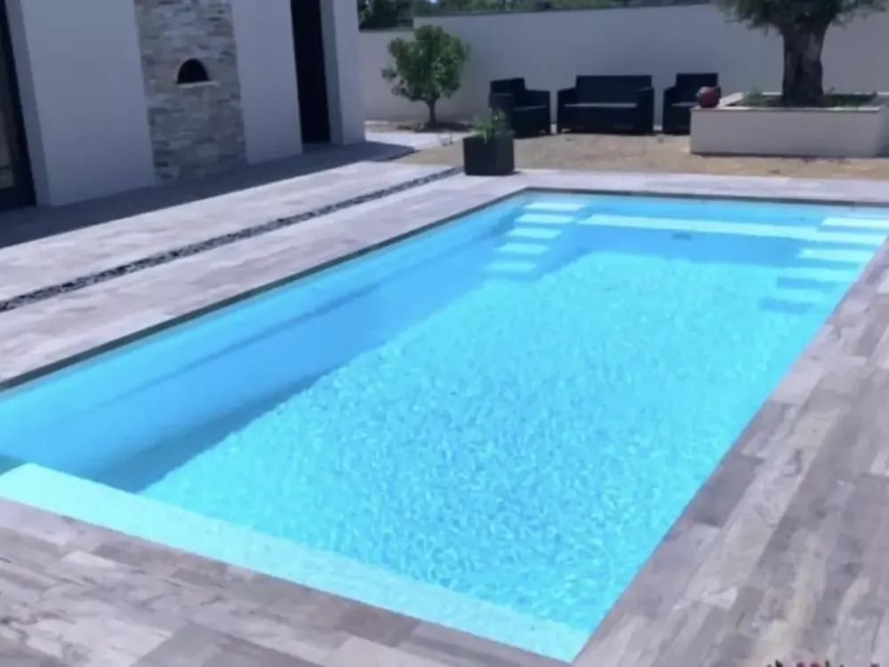 Piscine à Villemolaque