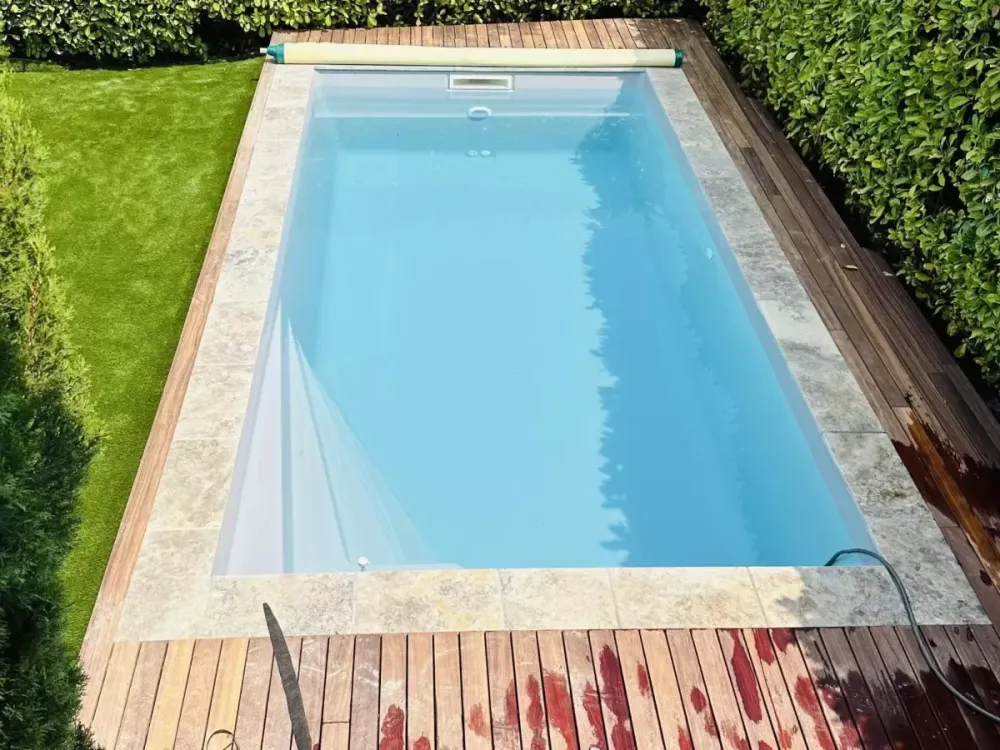 Pisciniste à Villemolaque